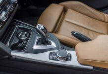 Co się stanie jeśli nie włączy się trybu samolotowego w samolocie?